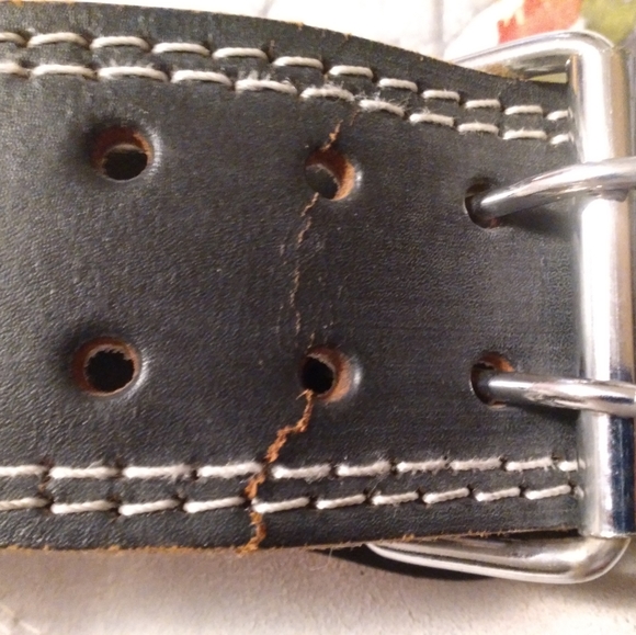 VALEO Weight Lifting Belt for Back Support All Leather In Good Condition - Picture 8 of 8